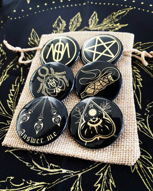 badges alucinosa occultes